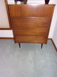 Vintage/MCM 4 drawer chest of drawers and matching 6 drawer dresser with mirror
