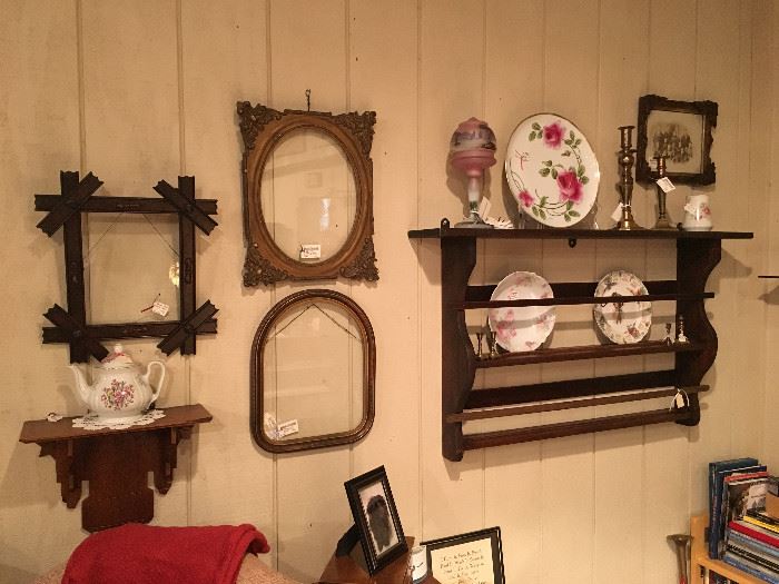 Picture frames, plate rack / display