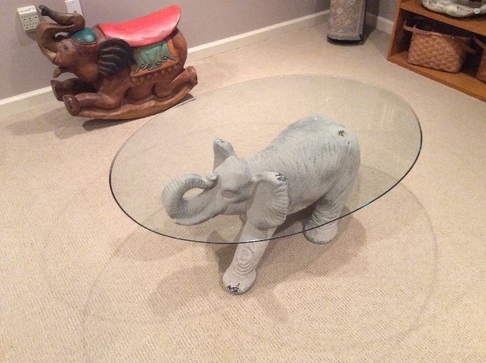 Darling elephant table