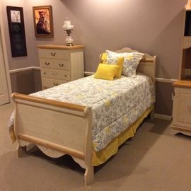 Perfect Kathy Ireland bedroom suite