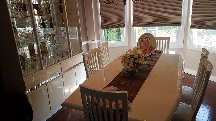 White dining room table 6 chairs and hutch