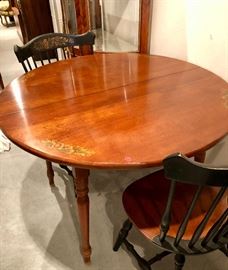 Hitchcock round table with 4 chairs