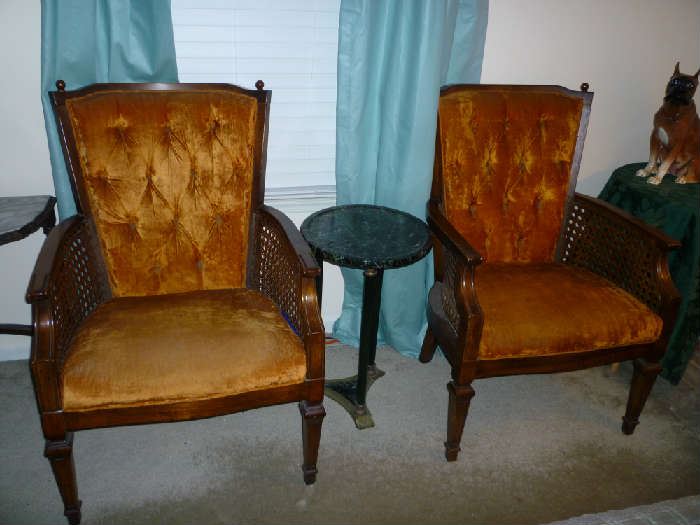 2 MATCHING ARM CHAIRS, SMALL SIDE TABLE