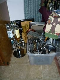 LIQUOR DISPENSER, METAL BAKEWARE 