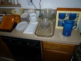 LE CREUSET MUGS & COFFEE PERCULATOR, BAKEWARE, DISHWARE