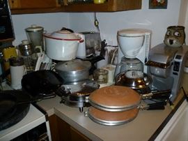 SMALL KITCHEN APPLIANCES 