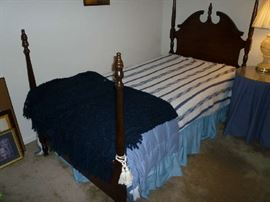 TWIN 4 POSTER WOOD BED, MATTRESS SET