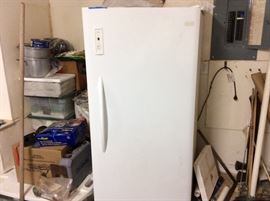Frigidaire Freezer Upright, 14 cu ft. Freezing Cold!