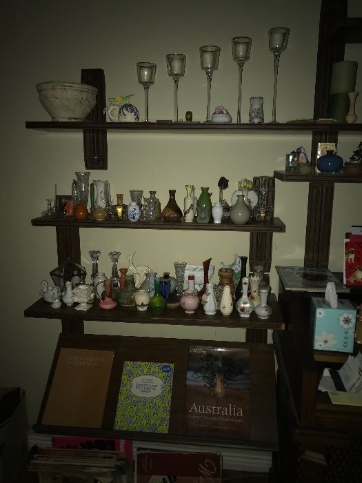 Knick knacks (lots of candles & miniature vases)