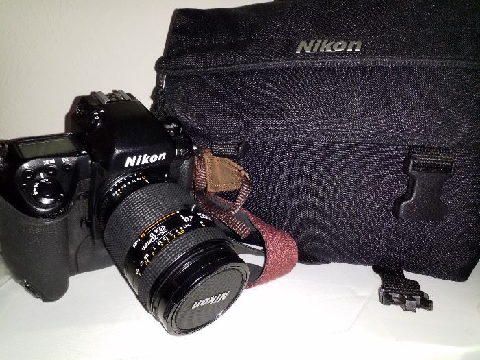 Nikon camera with extra lens
