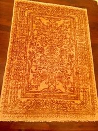 Handknotted Cream / Burgundy Patterned Rug (4’ x 6’)