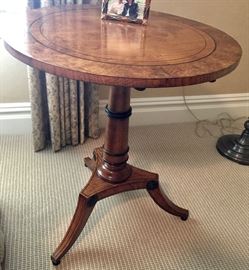 25” English Round Side Table of Burr Elm w/Ebonized Wood Trim, 28" Ht.