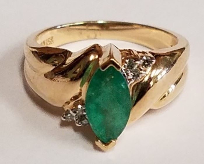 10K Emerald & diamond ring