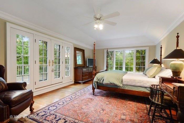 Harden furniture, bedroom set, Large Karastan rug 