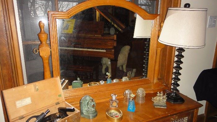 Dresser top mirror, lamps, perfume bottles 