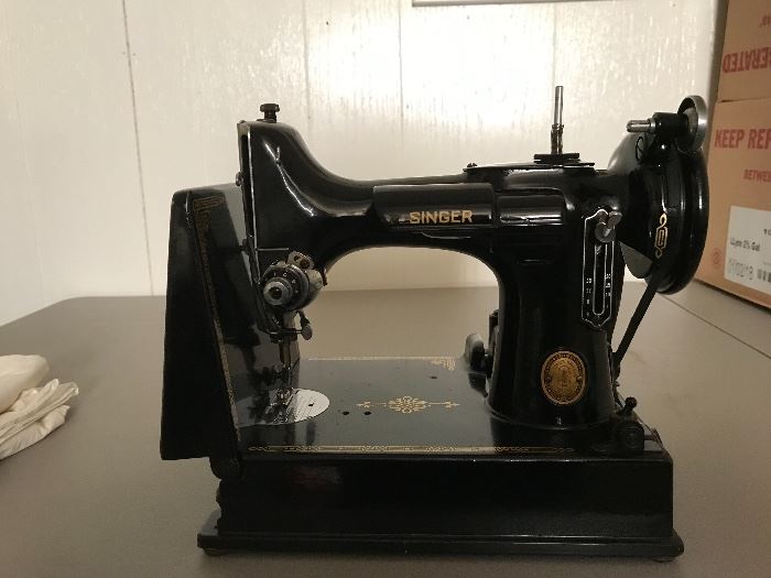 Singer Ultra-light sewing machine