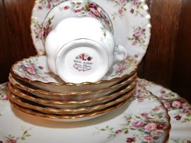 Royal Albert Country Cottage Pattern