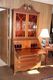 Period Secretary / Desk