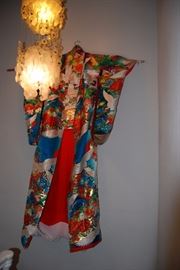 VINTAGE CEREMONIAL KIMONO