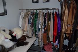 FUR ACCESSORIES - COATS