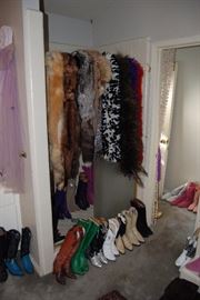 ALL COLORS OF LADIES BOOTS - SIZES 6.5 -7 - 7.5 - 8