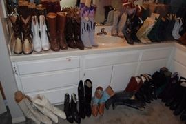ALL COLORS OF LADIES BOOTS - SIZES 6.5 -7 - 7.5 - 8