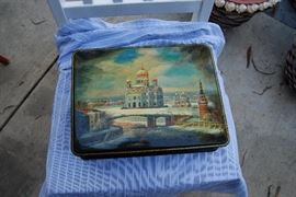 DOZENS OF VINTAGE FEDOSKINO PAPIER MACHE SIGNED BOXES