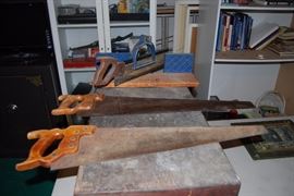 ANTIQUE TOOL CHEST AND TOOLS