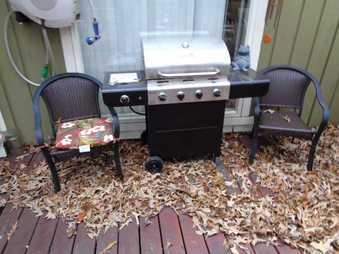 Like new gas grill with full tank