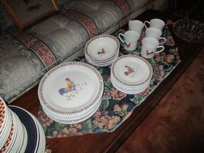 Rooster motif everyday china