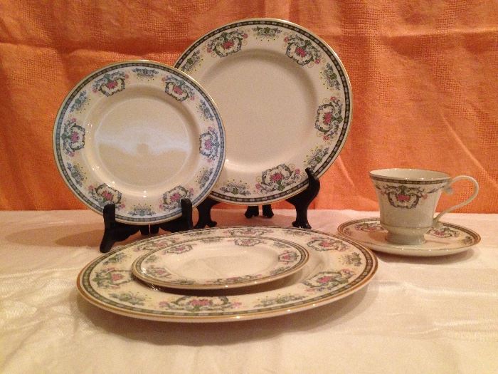 Pickard Navarre 14pc. China