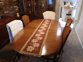Broyhill dining room table and chairs