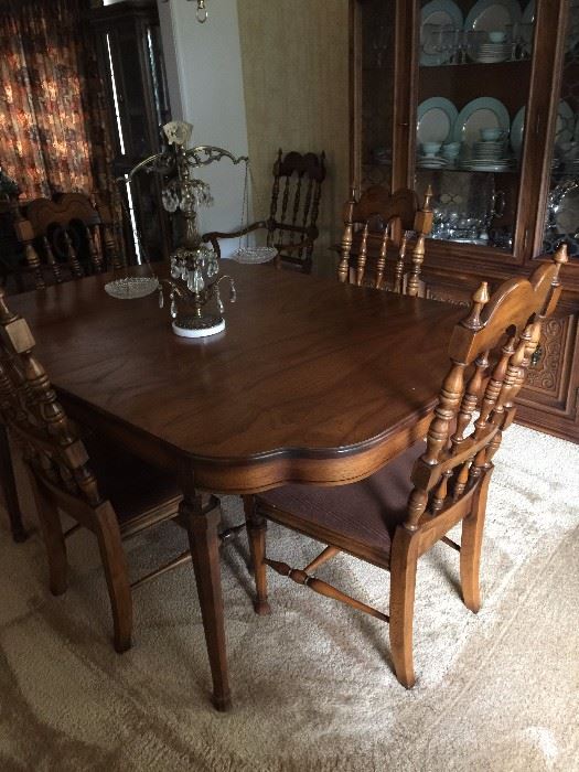 Sherrill dining room table & chairs
