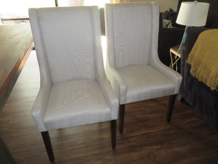2 Upholstered matching chairs 