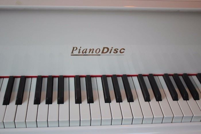 White Lacquer Young Chan Disc Piano with Discs