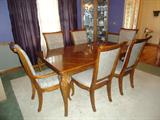 Thomasville Dining Set seats 6 with matching Buffet and Curio Cabinet