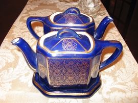 Hall twin teapots with tray