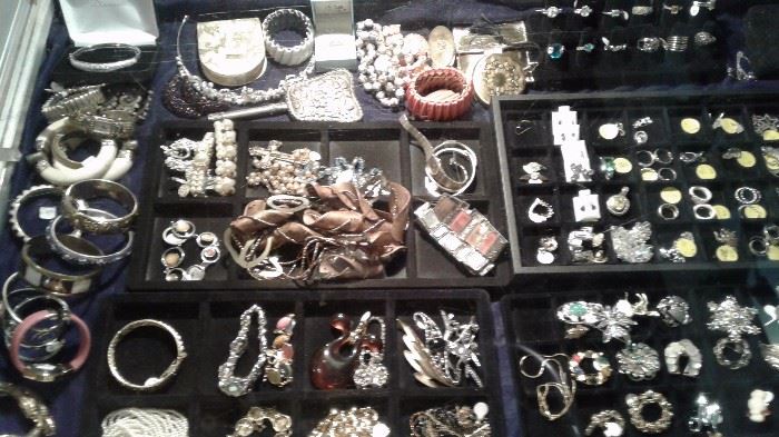 One of 5 Jewelry displays