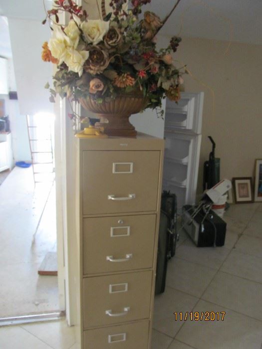 4 drawer file cabinet
