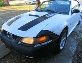 2000 White Ford Mustang 106,000 miles