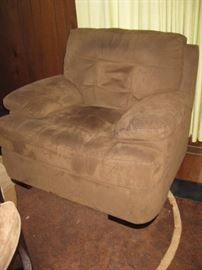Taupe tufted chair