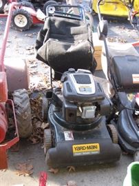 Yardman chipper shredder vacumn lawn mower 22" - Working