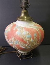 C/1930's Consolidated Glass Co. table lamp w/raised Cockatoos