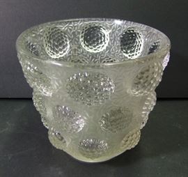 C/1925 signed Verlys frosted vase, Gems pattern