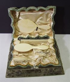 C/1900 French Ivory vanity set in fitted velvet case