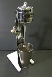 20s Gilchrist #22 Counter Top Malt Mixer w-Cup