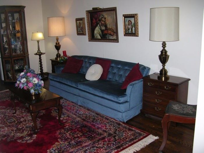 Thomasville end and coffee table, sofa, Oriental motif area rug