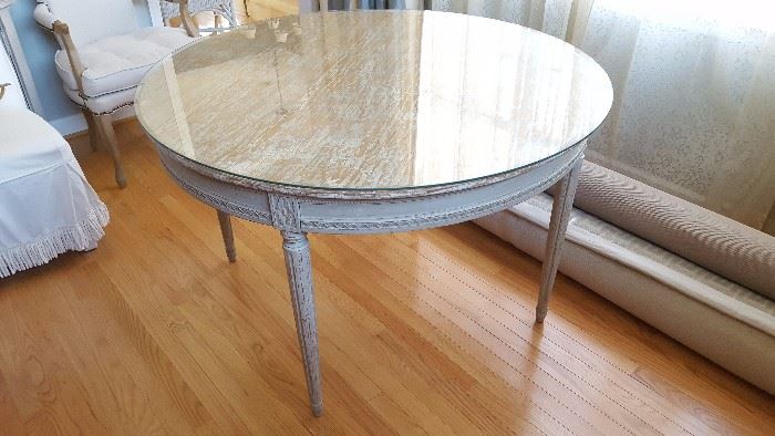 Round 48' Table w/Removable Glass Top