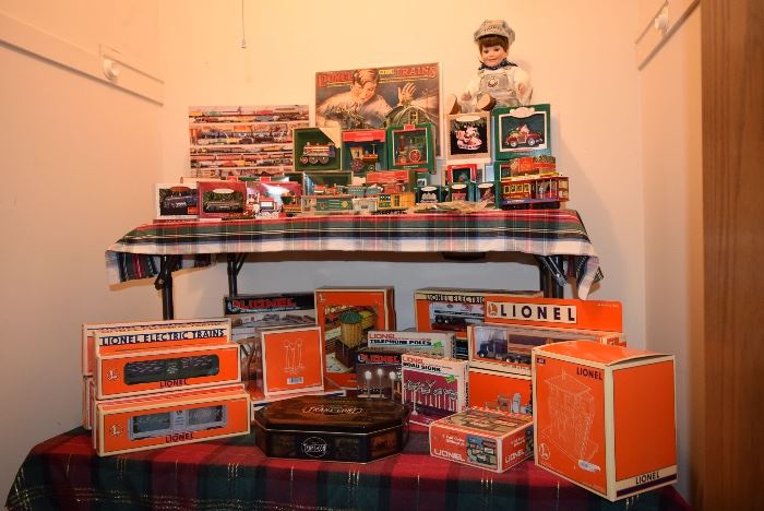 lionel train collectibles with boxes