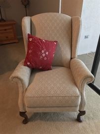 Arm chair, throw pillow